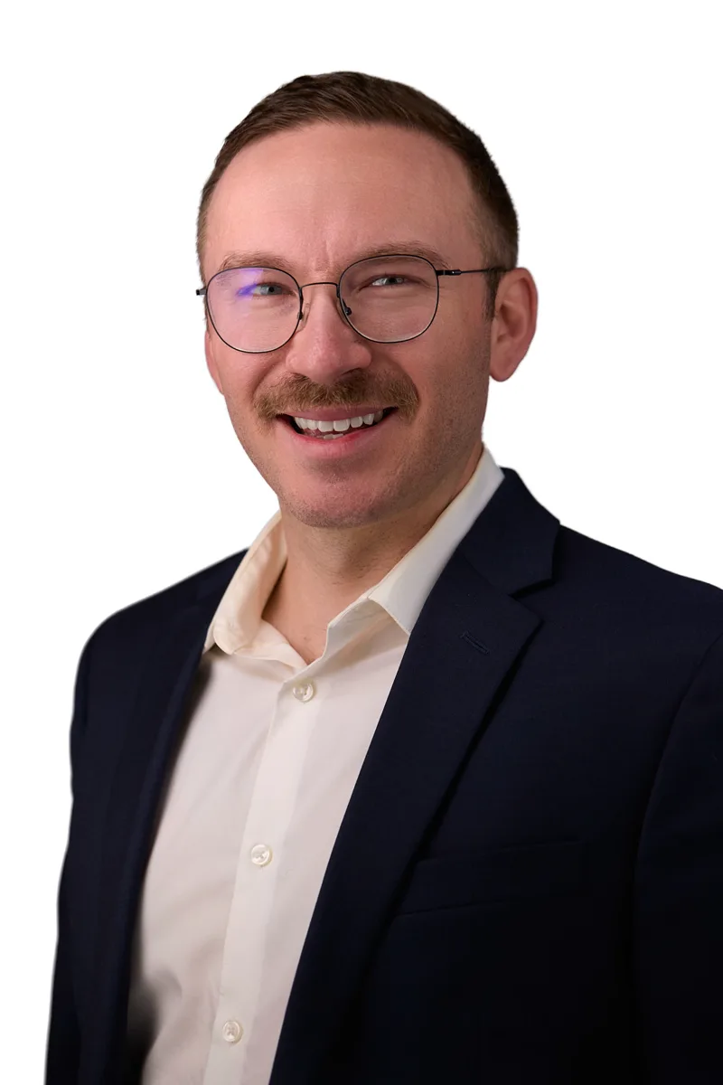 How to Get Natural-Looking Headshots: 7 Things That Actually Matter